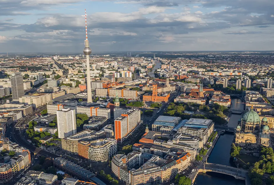 Luftbild der Berliner Innenstadt mit Fernsehturm Luftbild der Berliner Innenstadt mit Fernsehturm